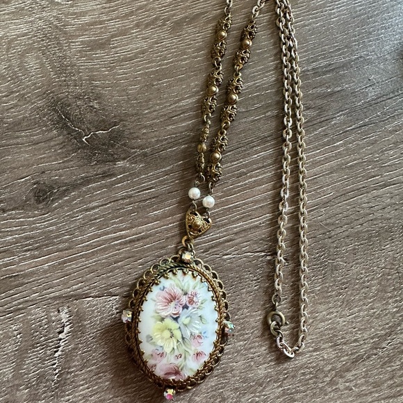 Vintage West Germany Floral Pendant Necklace with Gold Chain - Picture 4 of 5